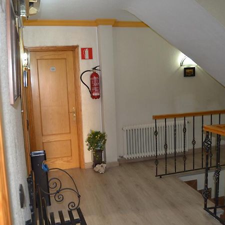 Hostal Don Juan I Alcalá de Henares Eksteriør bilde