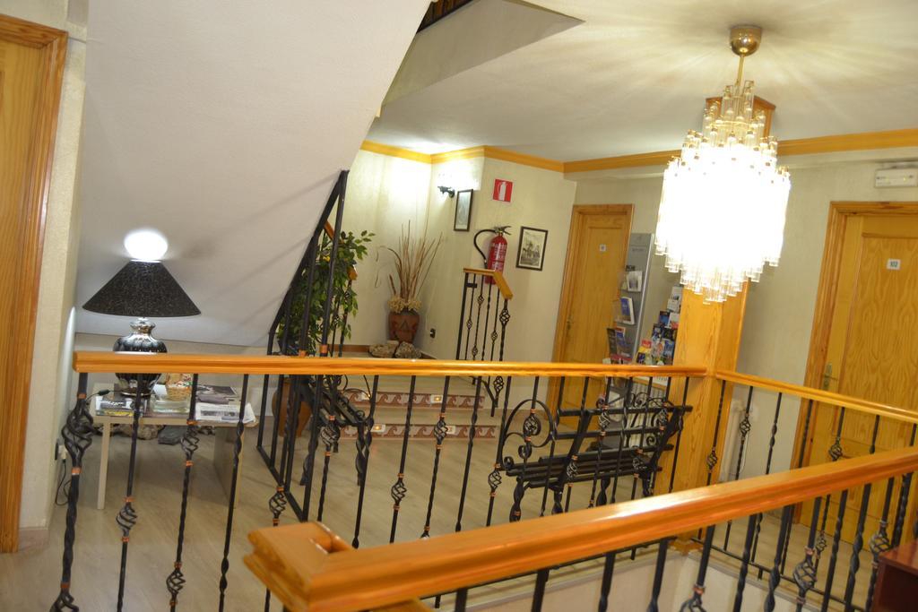Hostal Don Juan I Alcalá de Henares Eksteriør bilde