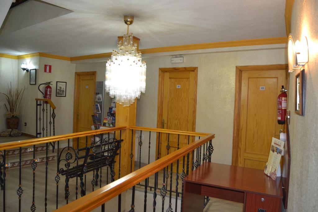 Hostal Don Juan I Alcalá de Henares Eksteriør bilde