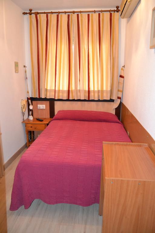 Hostal Don Juan I Alcalá de Henares Eksteriør bilde