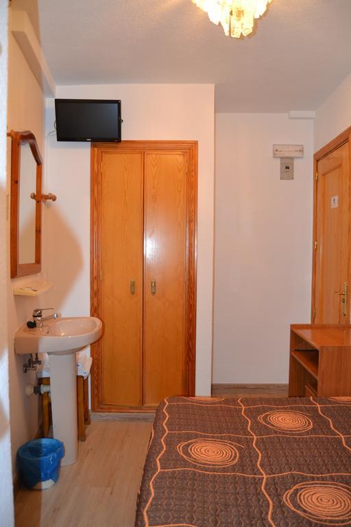 Hostal Don Juan I Alcalá de Henares Eksteriør bilde