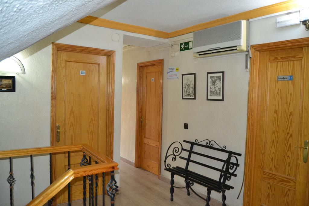 Hostal Don Juan I Alcalá de Henares Eksteriør bilde